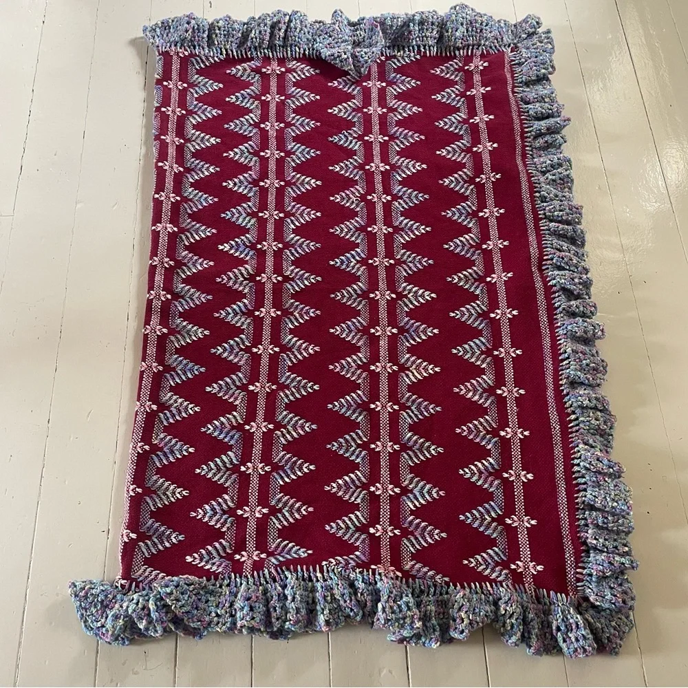 Vintage Crochet Ruffle Hem‎ Handmade Blanket chevron stripe